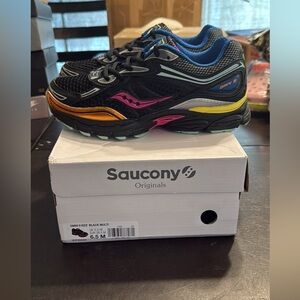 Brand new Saucony Omni Black Multi Kids size 6.5 men/ 8 women